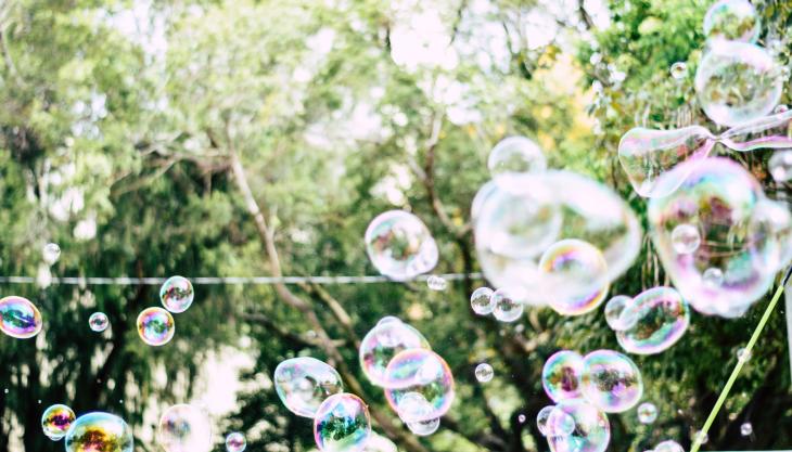 DIY Bubble Juice, make your own bubbles for blowing